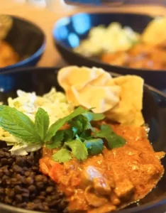 Ketootjes Indiase Curry — romige curry met een frisse spitskoolsalade