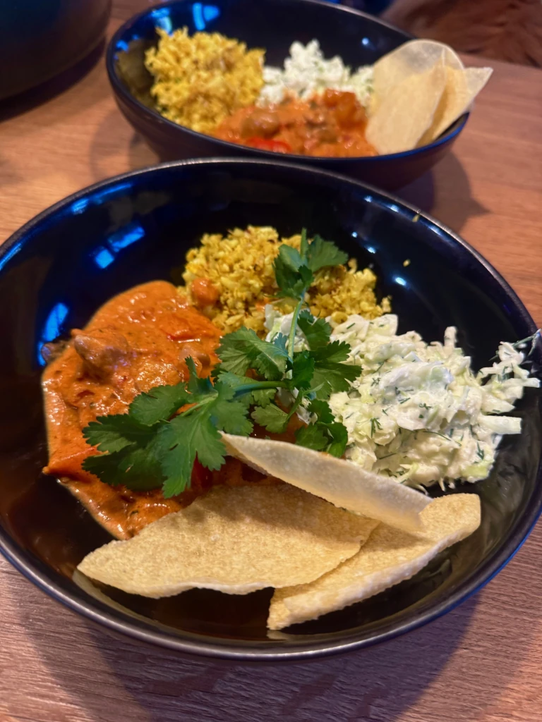 Ketootjes Indiase Kip Curry met gele bloemkoolrijst